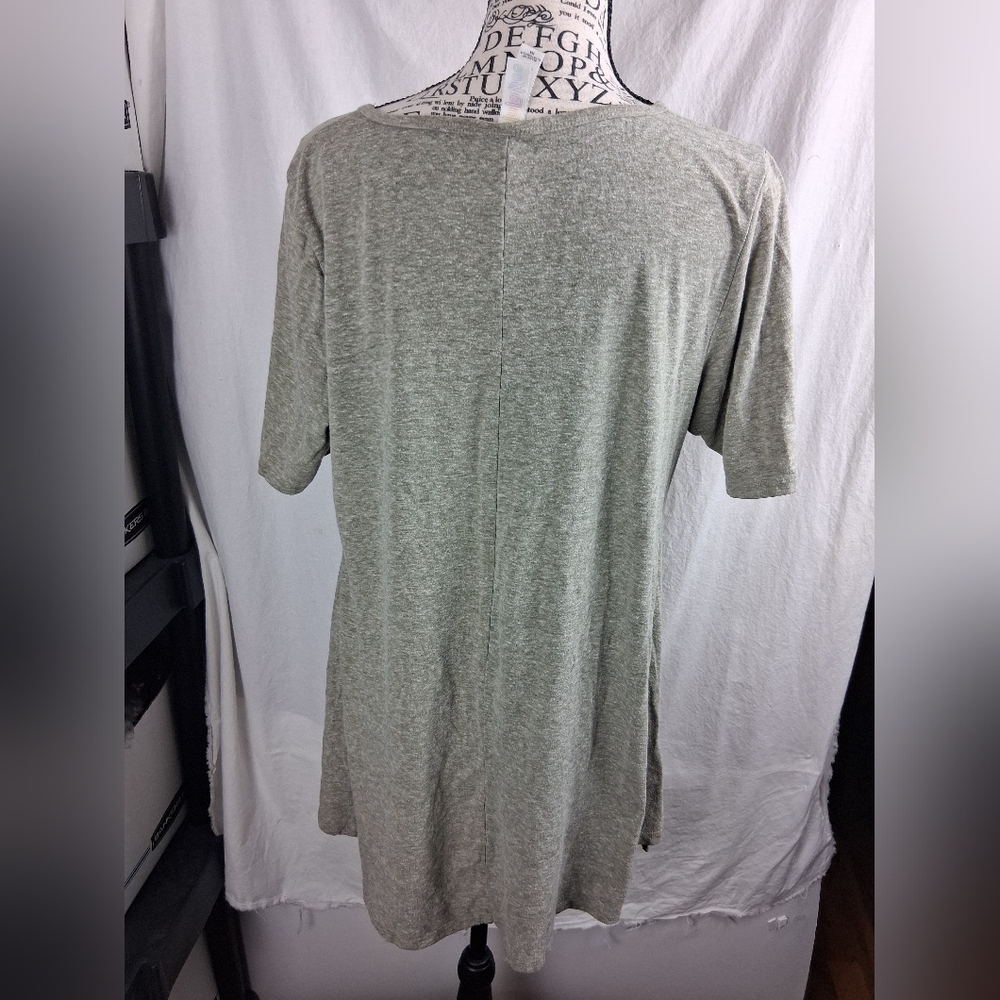 LuLaRoe Medium Green/gray 'Mama Bird' Tee - Picture 4 of 4